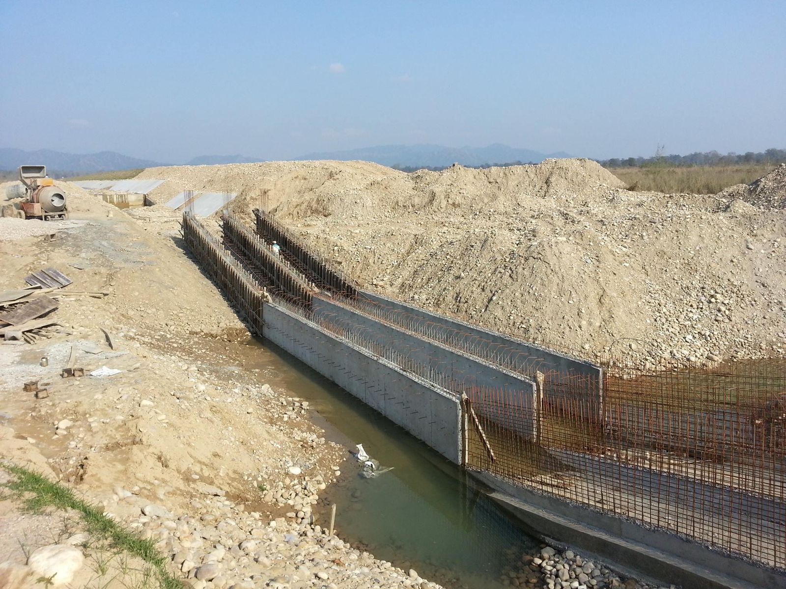 Construction of Syphon, Associated Structure across the Babai River and Dhodary Link Canal